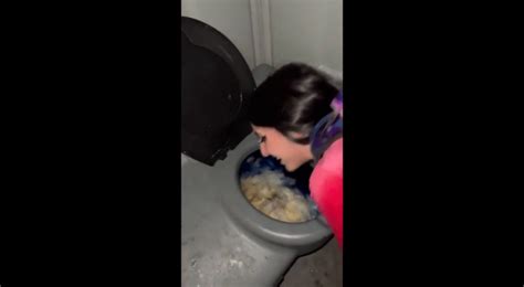 Wild scat rimming ends with girl swallowing shit and piss